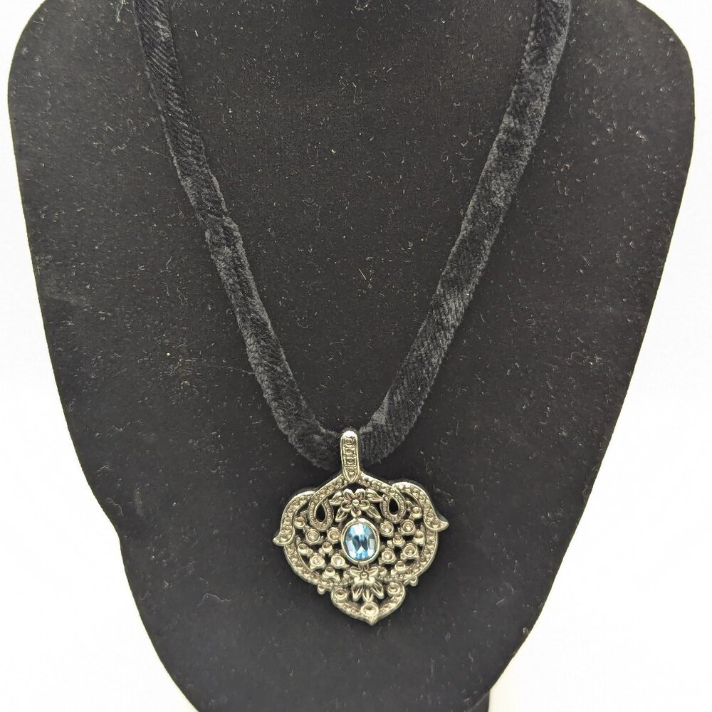 Avon Art Deco Floral Blue Choker/Necklace